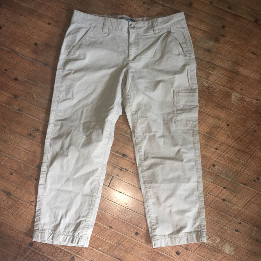 Eddie Bauer lightweight tan size 10 cropped outdoor wear pants